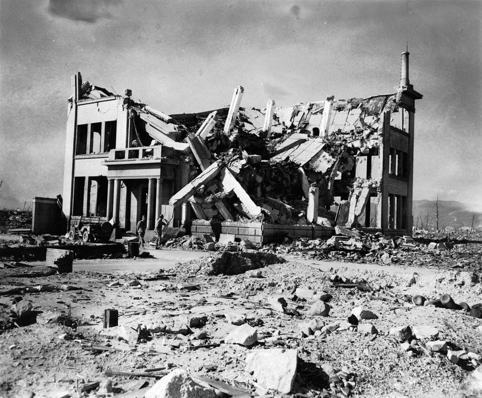 Blast effects on a concrete building at Hiroshima