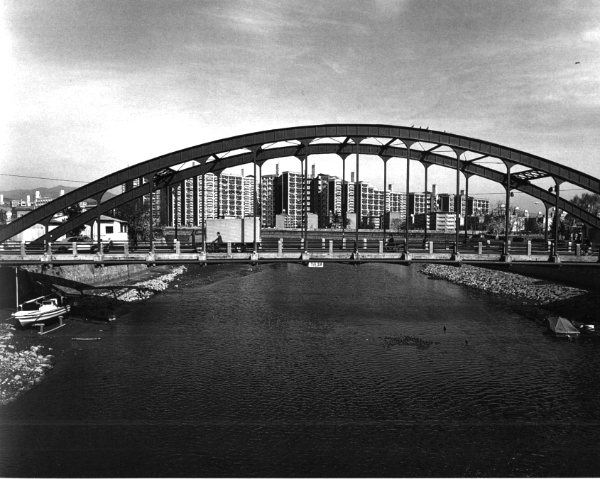 Yokokawa Bridge, 1,500 meters from the hypocenter.